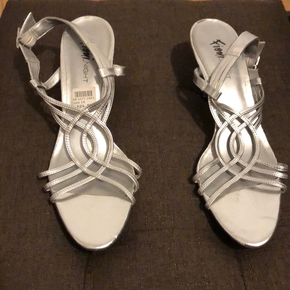 FIONI Clothing Shoes - Fioni Night Silver Strappy Heels Sz 10